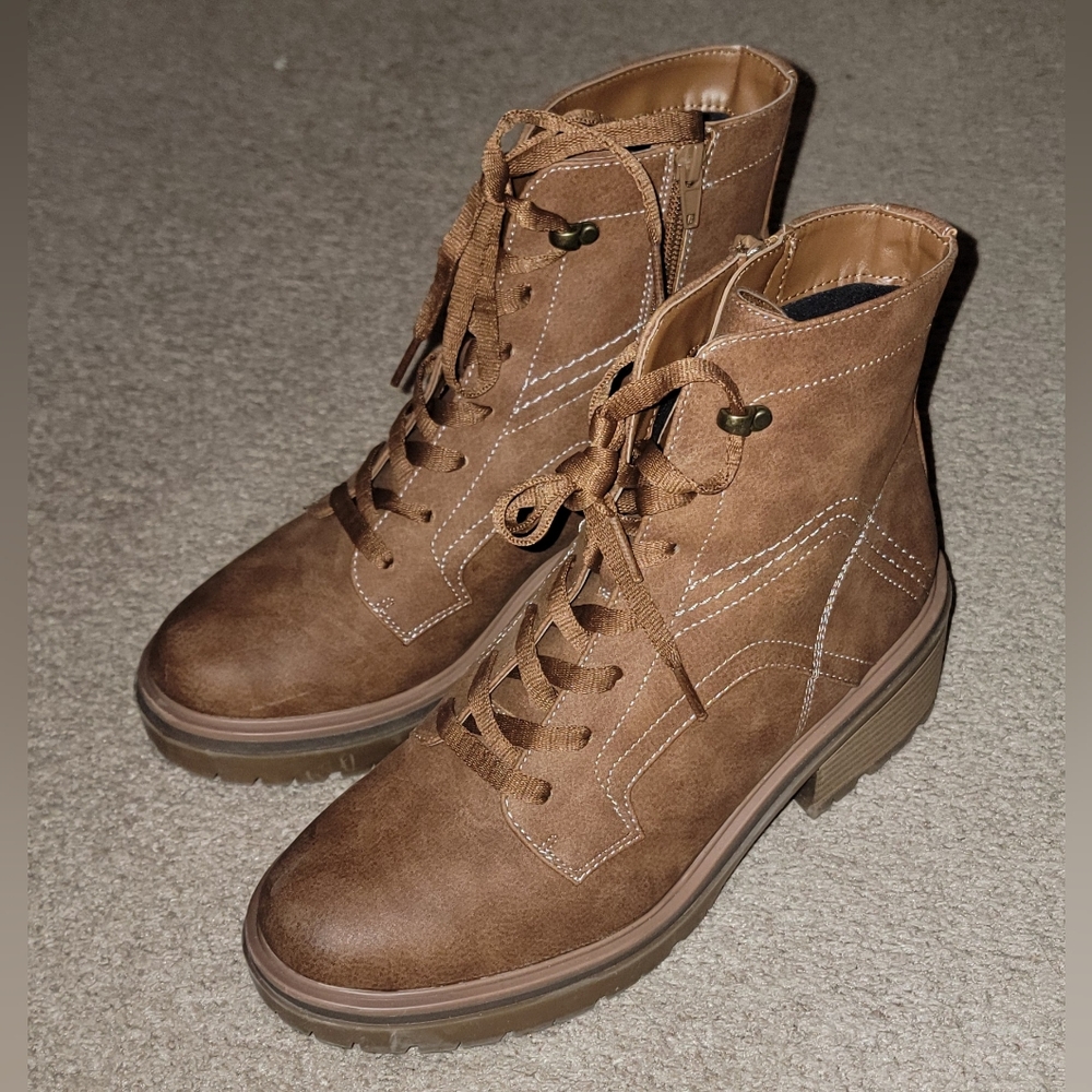 NATURALIZER BOOTS